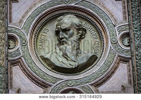 Budapest, Hungary - August 20, 2017: Elements Of Architecture And Interior In The Basilica Of St. St