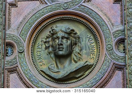 Budapest, Hungary - August 20, 2017: Elements Of Architecture And Interior In The Basilica Of St. St