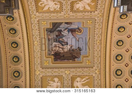 Budapest, Hungary - August 20, 2017: Elements Of Architecture And Interior In The Basilica Of St. St