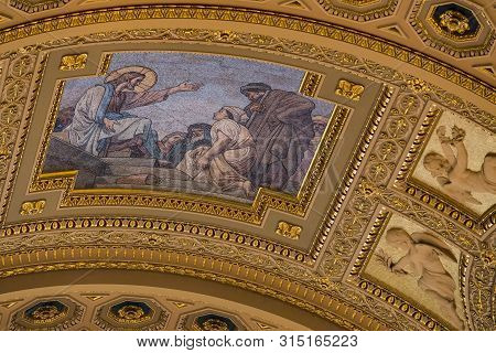 Budapest, Hungary - August 20, 2017: Elements Of Architecture And Interior In The Basilica Of St. St