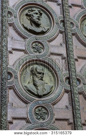 Budapest, Hungary - August 20, 2017: Elements Of Architecture And Interior In The Basilica Of St. St