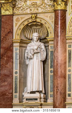 Budapest, Hungary - August 20, 2017: Elements Of Architecture And Interior In The Basilica Of St. St