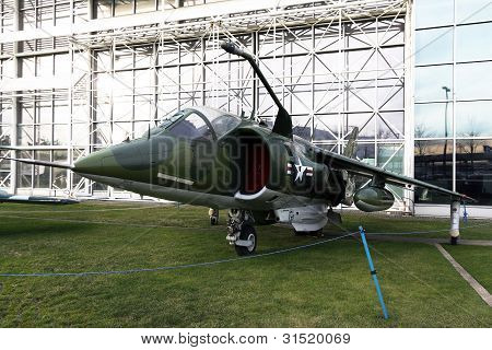 Harrier hoppe jet