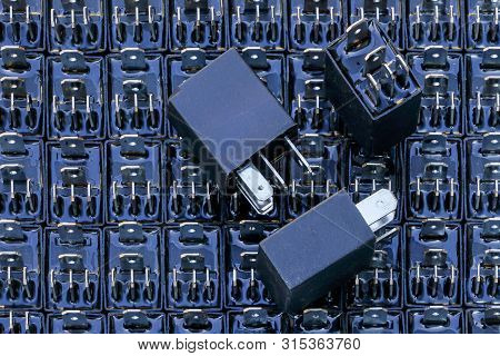 Relays With Five Outputs For Automotive Electrical Systems