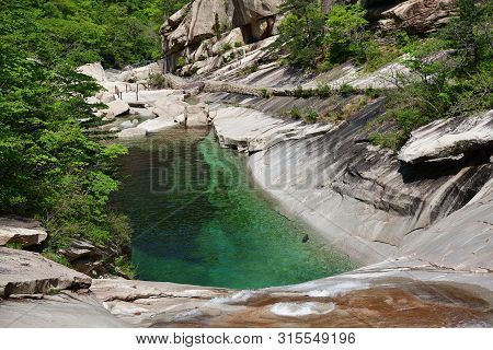 Diamond Mountains. Dprk. Mt.kumgang Trekking Route. Singye Stream Between Rocks