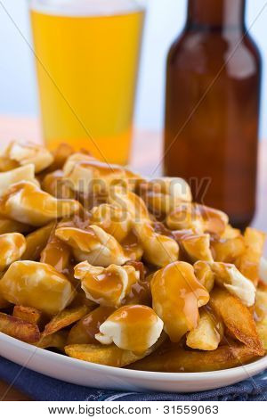 Poutine com cerveja
