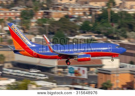 Las Vegas, Nevada, Usa - May 5, 2013: Southwest Airlines Boeing 737 Aircraft On Approach To Land At 