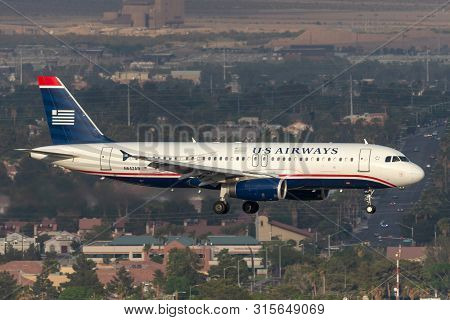 Las Vegas, Nevada, Usa - May 5, 2013: Us Airways Airbus A320 Airliner On Approach To Land At Mccarra