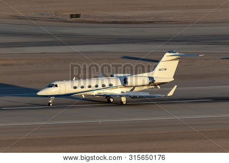 Las Vegas, Nevada, Usa - May 8, 2013: Gulfstream G-iv Luxury Business Jet N67tm At Mccarran Internat