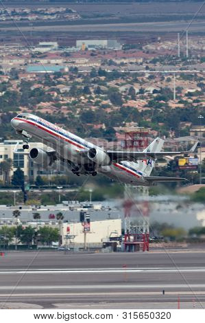 Las Vegas, Nevada, Usa - May 8, 2013: American Airlines Boeing 757 Large Commercial Airliner Aircraf