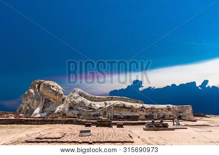 Lord Buddha, Sleeping In The Temple Ayutthaya Came To The Historical World In Thailand