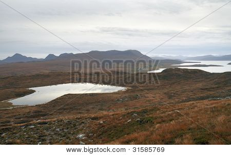 Seen und HÃ¼gel in Schottland