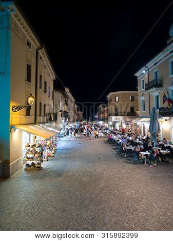 Bardolino, Verona / Italy - July 07, 2019 Piazza Giacomo Matteotti In The Village Of Bardolino Durin