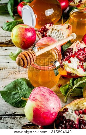 Rosh Hashanah Celebration Background
