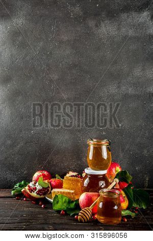 Rosh Hashanah Celebration Background