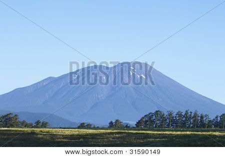 Mt.Iwate i błękitne niebo