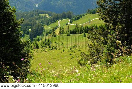 Beautiful Alpine Landscape With Green Meadows, Alpine Cottages And Mountain Peaks, Lechtal, Lech, Au