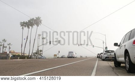 Encinitas, California Usa -20 Feb 2020: Traffic Light Semaphore On Highway 101 Road By Misty Beach. 
