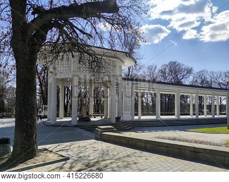 Hisarya, Bulgaria - December 26, 2018:  Fountain With Mineral Water Under Roman Columns In Town Of H