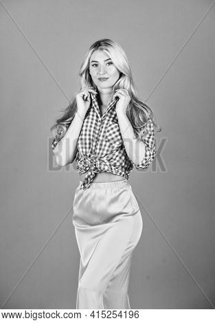 Young And Beautiful. Beauty And Fashion. Sexy Blonde Wear Vintage Clothes. Retro Woman With Makeup. 