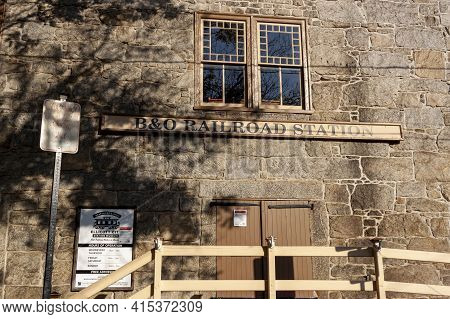 Ellicott City, Md Usa 10/07/2020: Frontal View Of The Historic Ellicott City Railroad Station. Built