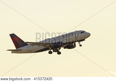 Washington Dc, Usa 10/03/2020: Close Up Isolated Image Of An Airbus A319 Passenger Airplane By Delta