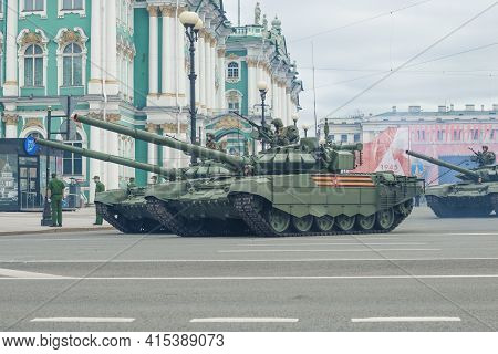 Saint Petersburg, Russia - June 20, 2020: T-72b3 Tanks At The Winter Palace. Fragment Of The Dress R