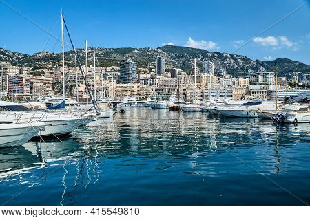 Monaco, Monte-carlo, 06 August 2018: Tranquillity In Port Hercules, Is The Parked Boats, Sunny Day, 