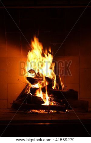 Foto von Burning in Kamin