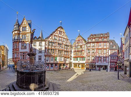Bernkastel-kues, Germany - February 21, 2021: Half-timbered Houses At The Central Market Square In B