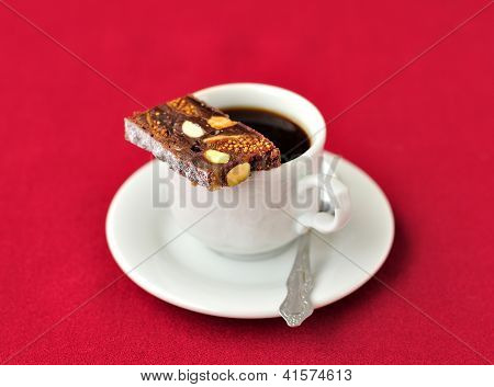 Šálek kávy s Panforte