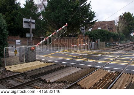 21 March 2021 - Datchet, Berks: Level Crossing Barriers Closing