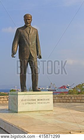 Heraklion, Crete, Greece - October 20, 2018:  Statue Of Eleftherios Venizelos In Heraklion, Crete, G