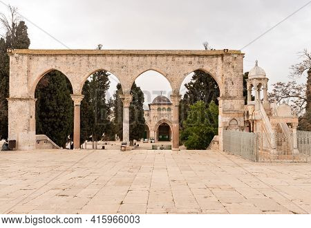 The Canyors, The Al Aqsa Mosque And Ayubid Minbar On The Temple Mount In The Old Town Of Jerusalem I