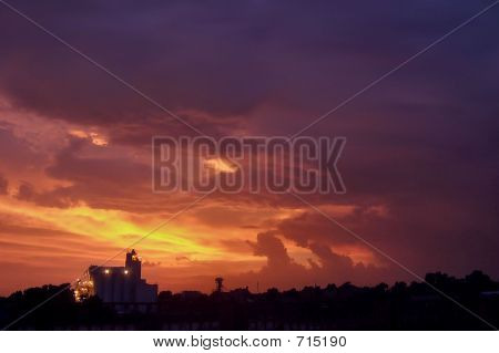 URBAN SOLNEDGANG