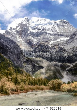 Colorful autumn in Yading