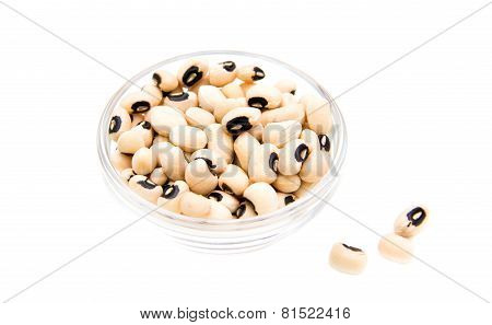 Cowpeas on bowl
