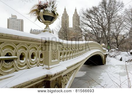 Bow Bridge in the snow, Central Park, Manhattan, New York City