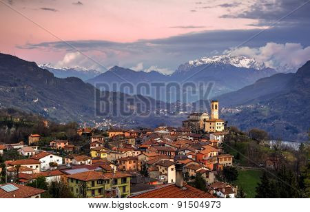 Corrido, Italy