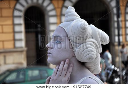 Living Statue, Street Performer