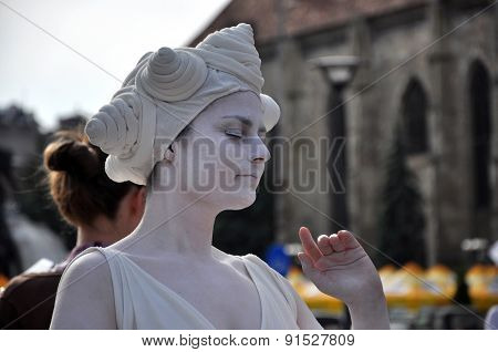 Living Statue, Street Performer