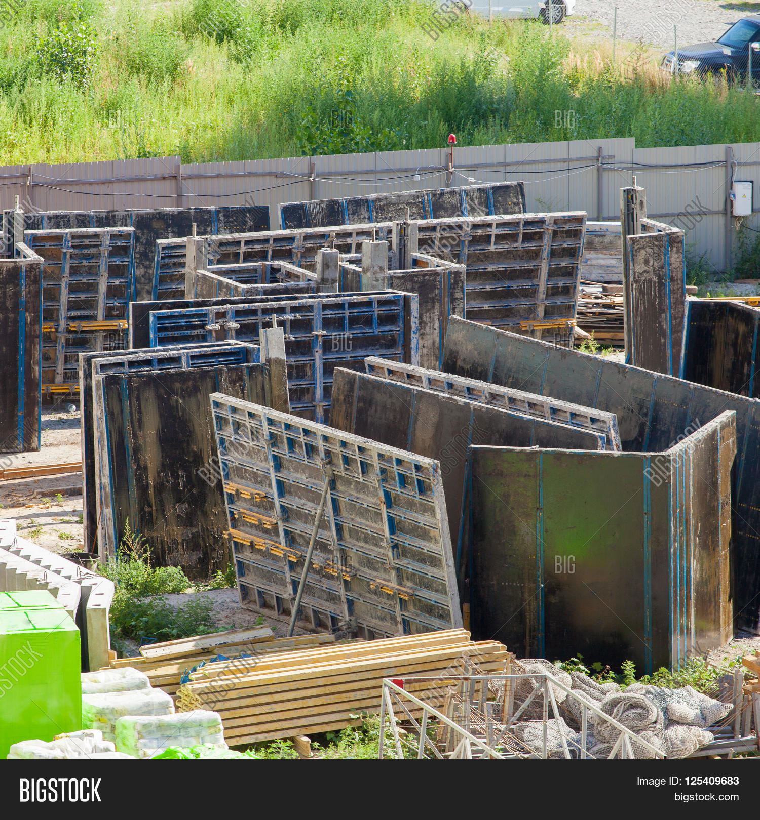 Monolithic 이미지 및 사진(무료 체험) | Bigstock