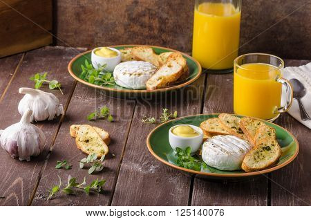 Grilled Camembert With Toast And Juice