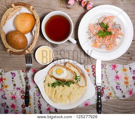 Few dishes of food served for lunch