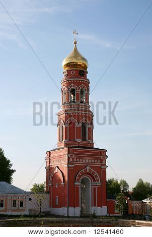 Красный колокольня