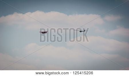 unpowered glider pulled by a rope sport plane