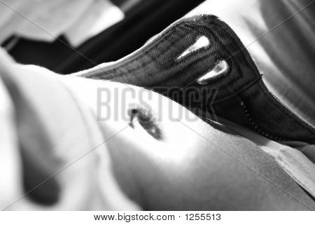 sexy Bauch mit offenen jeans