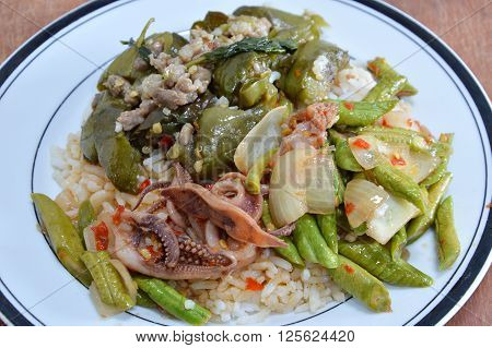stir-fried spicy squid with yard long bean and eggplant minced pork