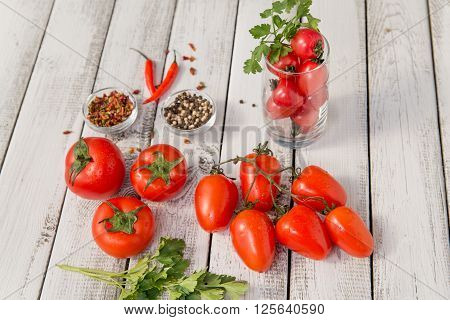Red Delicious Tomatoes