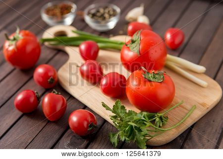 Red Delicious Tomatoes